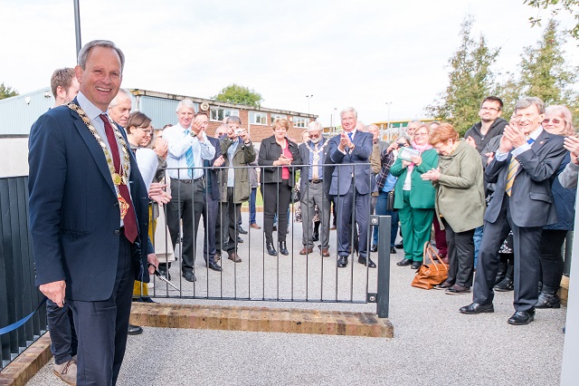 Mayor of Sevenoaks Cllr Busvine OBE Cuts the ribbon offically opening the access ramp at Bat & ball stn 