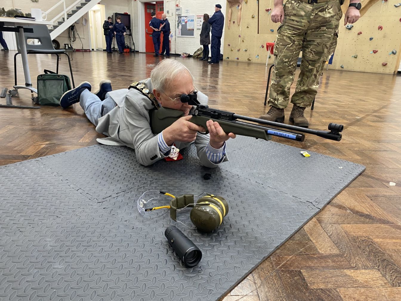 Mayor takes aim at bullseye